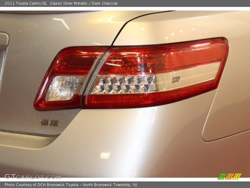 Classic Silver Metallic / Dark Charcoal 2011 Toyota Camry SE