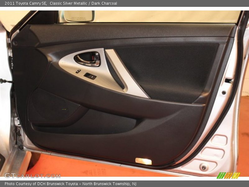Classic Silver Metallic / Dark Charcoal 2011 Toyota Camry SE