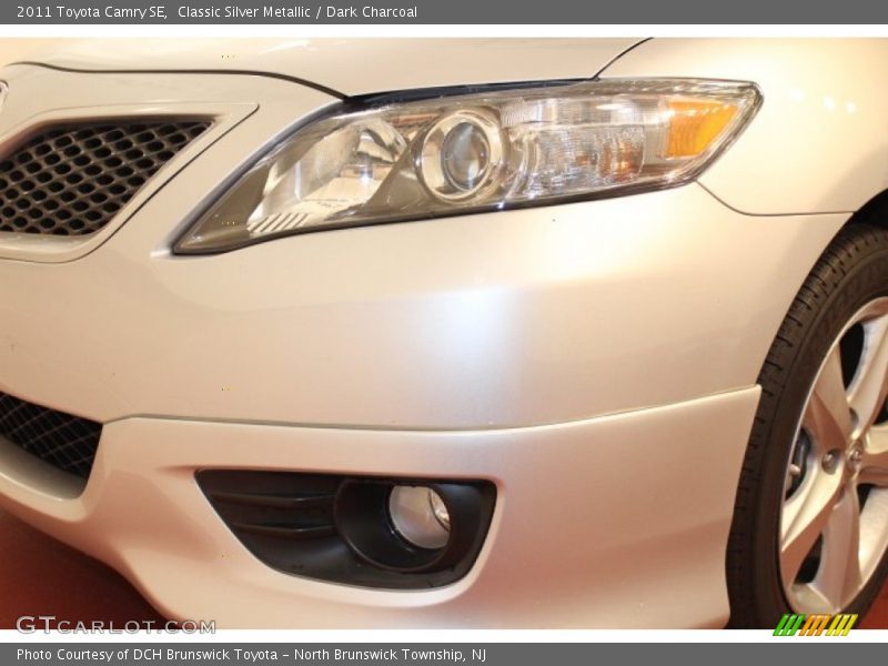 Classic Silver Metallic / Dark Charcoal 2011 Toyota Camry SE