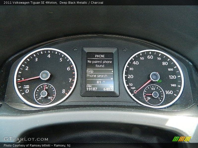 Deep Black Metallic / Charcoal 2011 Volkswagen Tiguan SE 4Motion