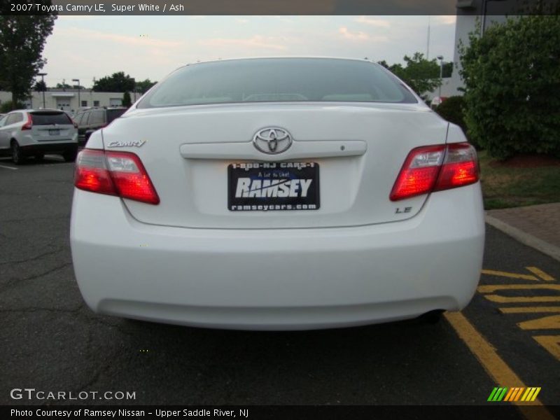 Super White / Ash 2007 Toyota Camry LE