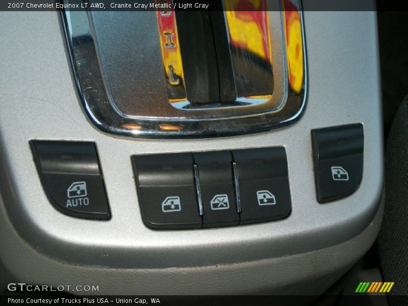 Granite Gray Metallic / Light Gray 2007 Chevrolet Equinox LT AWD
