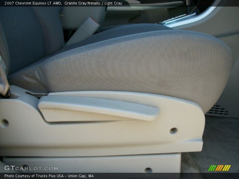 Granite Gray Metallic / Light Gray 2007 Chevrolet Equinox LT AWD