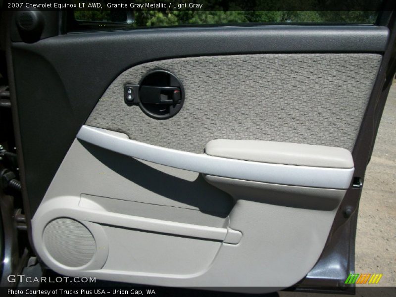 Granite Gray Metallic / Light Gray 2007 Chevrolet Equinox LT AWD