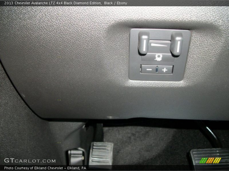 Black / Ebony 2013 Chevrolet Avalanche LTZ 4x4 Black Diamond Edition