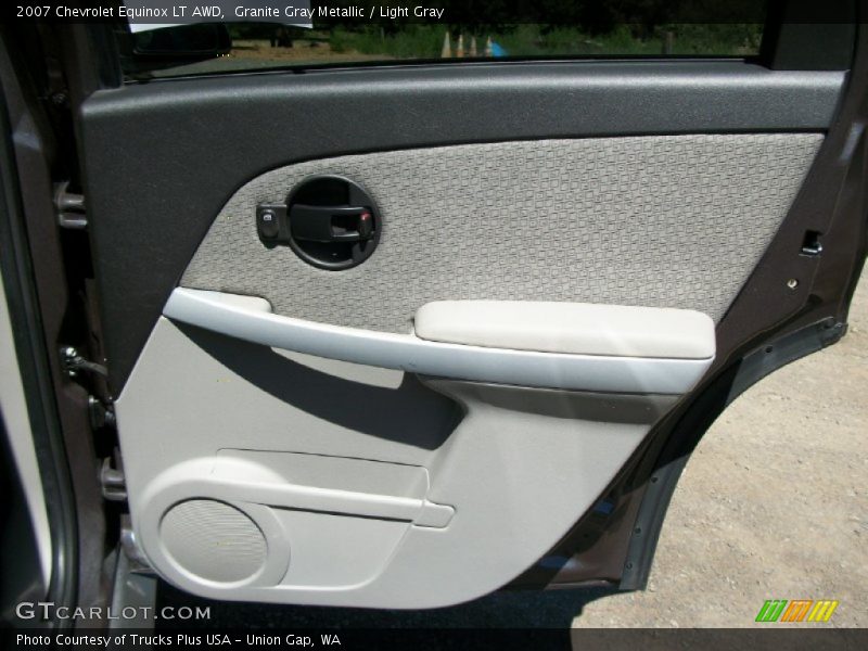 Granite Gray Metallic / Light Gray 2007 Chevrolet Equinox LT AWD