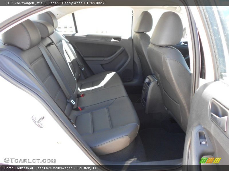Candy White / Titan Black 2012 Volkswagen Jetta SE Sedan