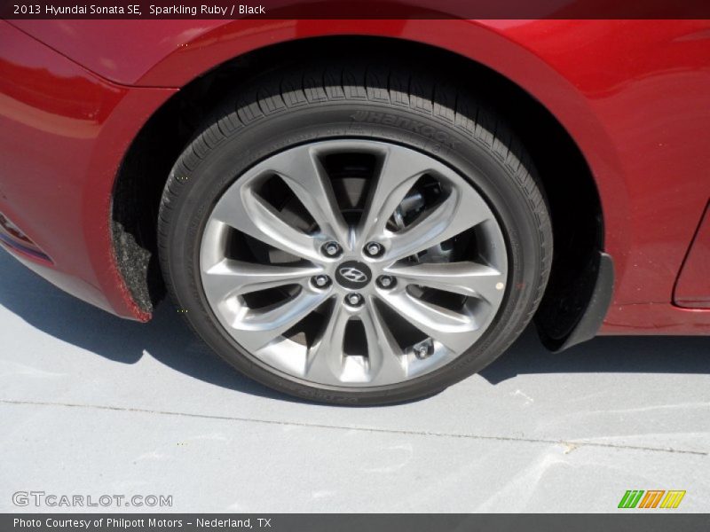 Sparkling Ruby / Black 2013 Hyundai Sonata SE