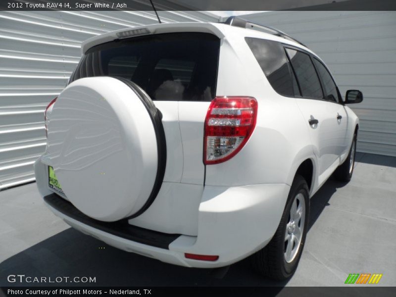 Super White / Ash 2012 Toyota RAV4 I4