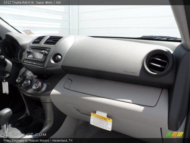 Super White / Ash 2012 Toyota RAV4 I4