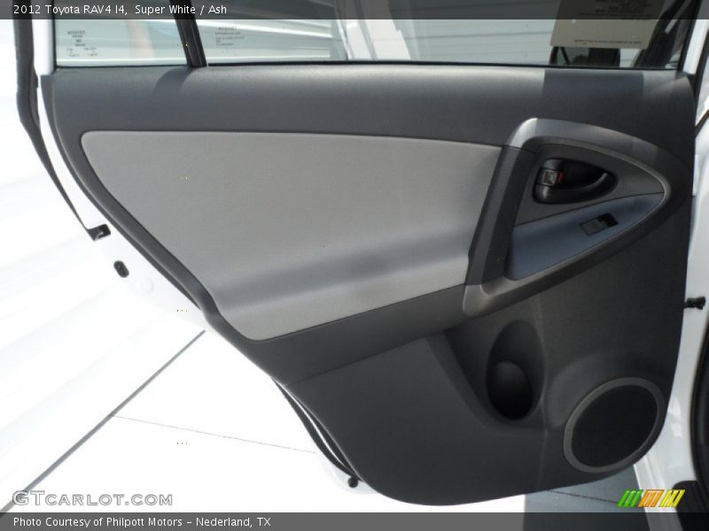 Super White / Ash 2012 Toyota RAV4 I4