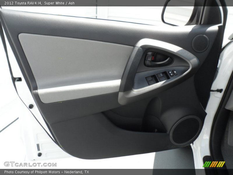Super White / Ash 2012 Toyota RAV4 I4
