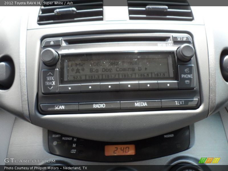 Super White / Ash 2012 Toyota RAV4 I4