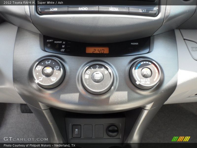 Super White / Ash 2012 Toyota RAV4 I4