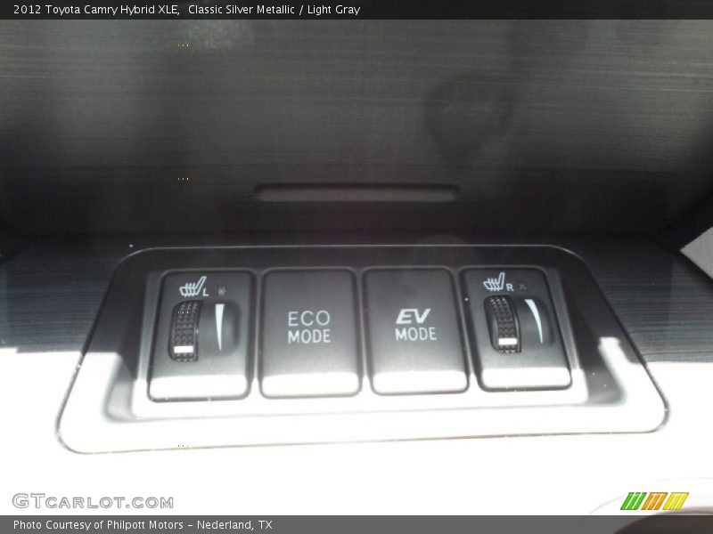 Classic Silver Metallic / Light Gray 2012 Toyota Camry Hybrid XLE