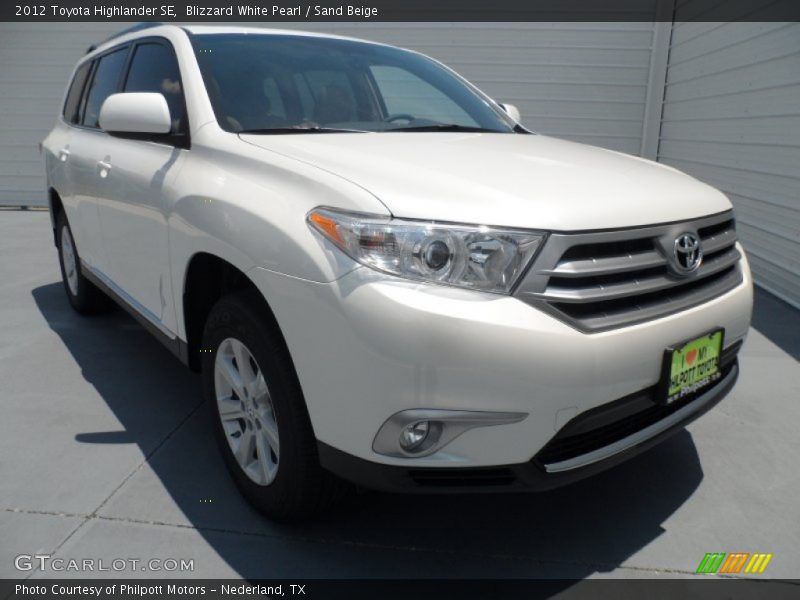 Blizzard White Pearl / Sand Beige 2012 Toyota Highlander SE
