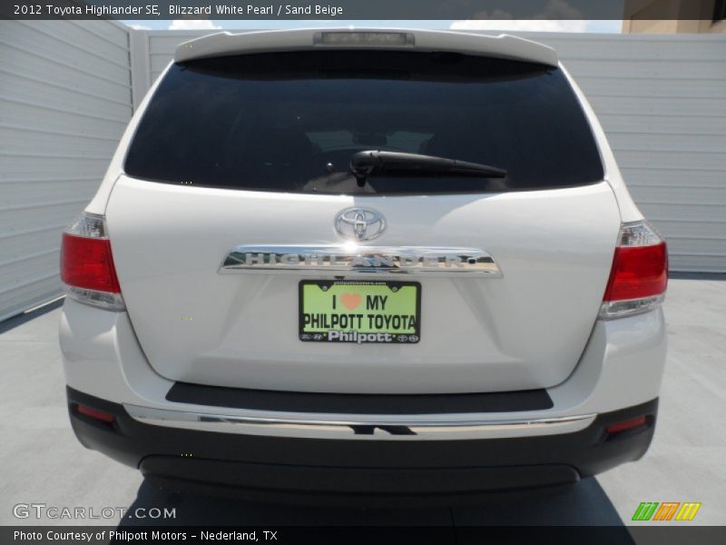 Blizzard White Pearl / Sand Beige 2012 Toyota Highlander SE