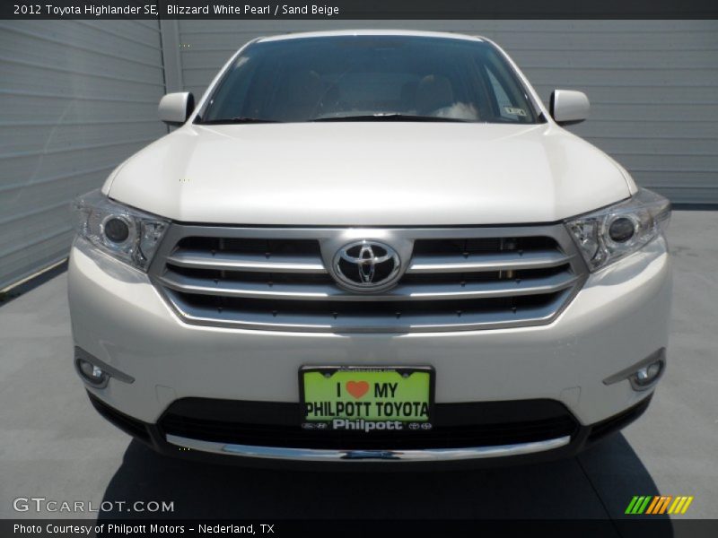 Blizzard White Pearl / Sand Beige 2012 Toyota Highlander SE