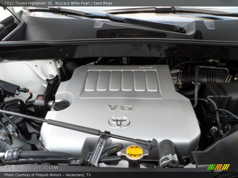 Blizzard White Pearl / Sand Beige 2012 Toyota Highlander SE