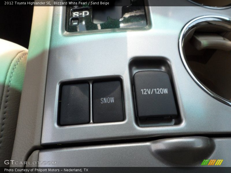Blizzard White Pearl / Sand Beige 2012 Toyota Highlander SE