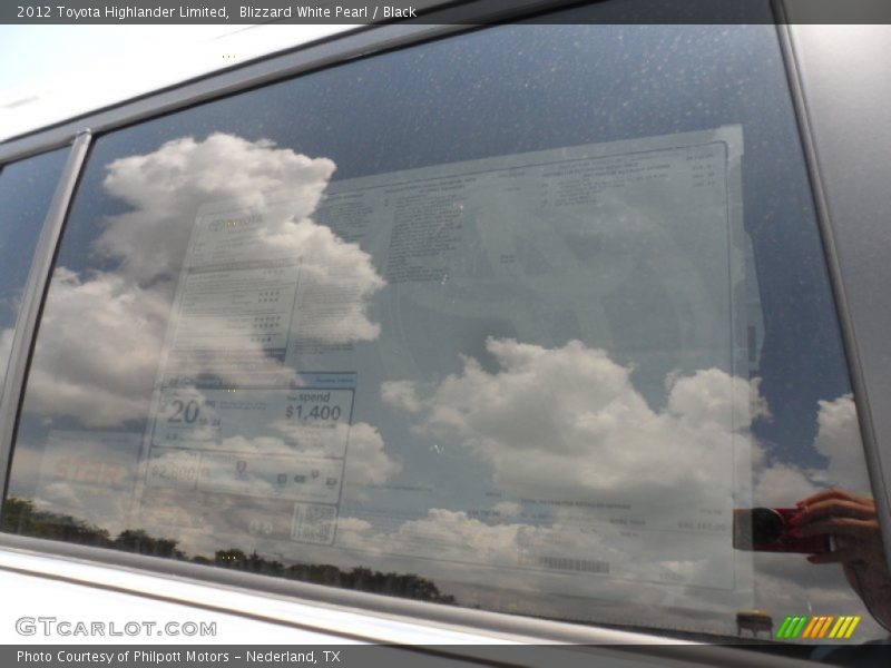 Blizzard White Pearl / Black 2012 Toyota Highlander Limited