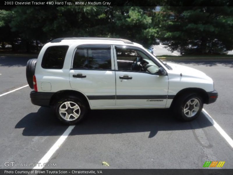 White / Medium Gray 2003 Chevrolet Tracker 4WD Hard Top