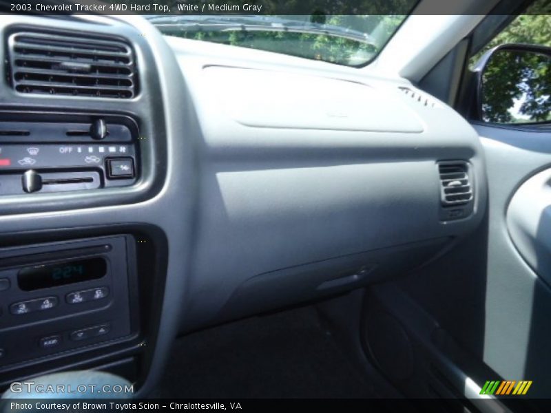 White / Medium Gray 2003 Chevrolet Tracker 4WD Hard Top