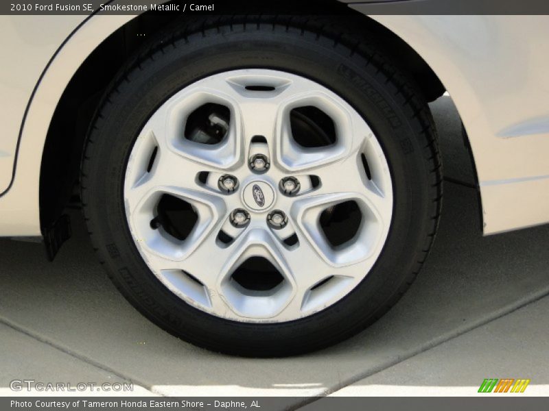 Smokestone Metallic / Camel 2010 Ford Fusion SE