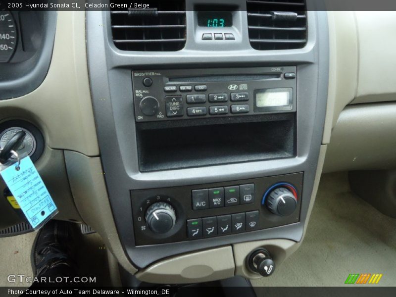 Celadon Green / Beige 2005 Hyundai Sonata GL