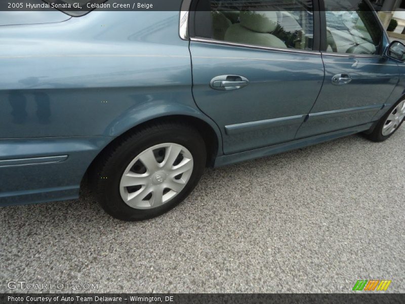 Celadon Green / Beige 2005 Hyundai Sonata GL