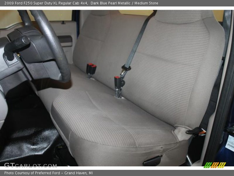 Dark Blue Pearl Metallic / Medium Stone 2009 Ford F250 Super Duty XL Regular Cab 4x4