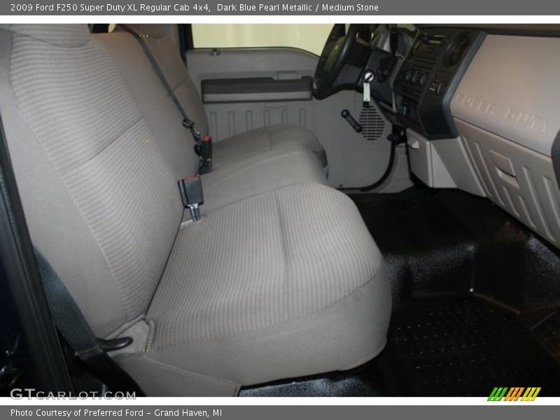 Dark Blue Pearl Metallic / Medium Stone 2009 Ford F250 Super Duty XL Regular Cab 4x4