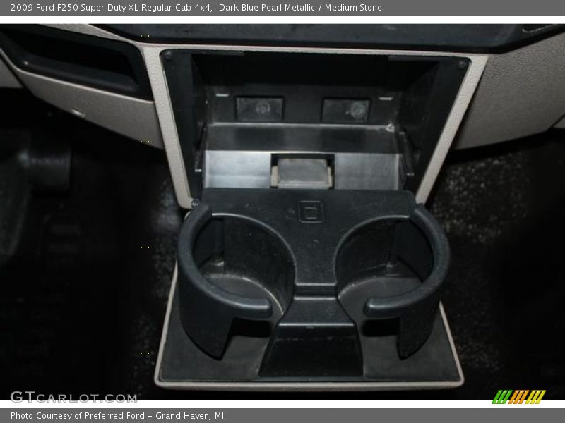 Dark Blue Pearl Metallic / Medium Stone 2009 Ford F250 Super Duty XL Regular Cab 4x4