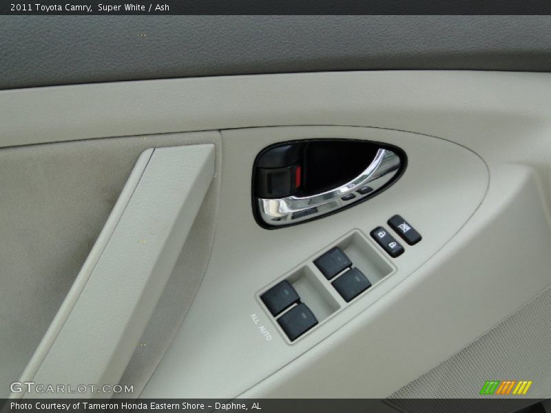 Super White / Ash 2011 Toyota Camry