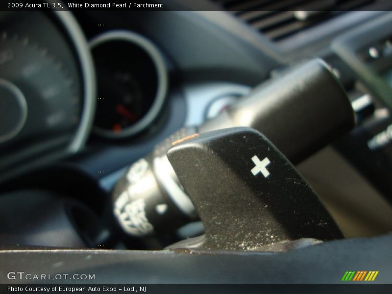 White Diamond Pearl / Parchment 2009 Acura TL 3.5