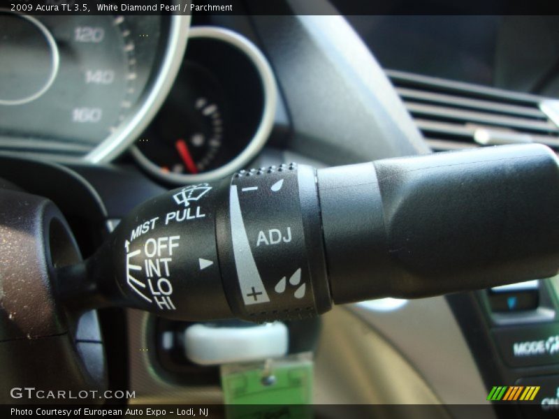 White Diamond Pearl / Parchment 2009 Acura TL 3.5