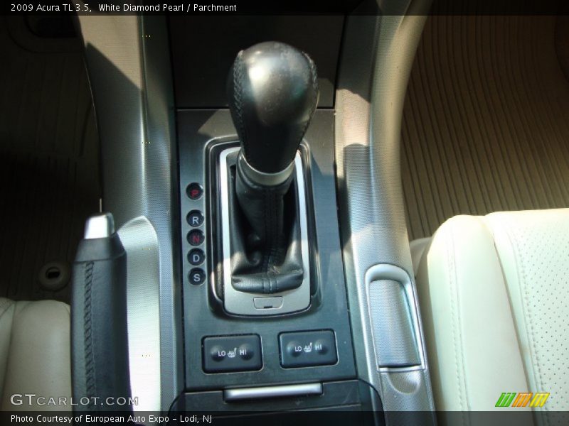 White Diamond Pearl / Parchment 2009 Acura TL 3.5