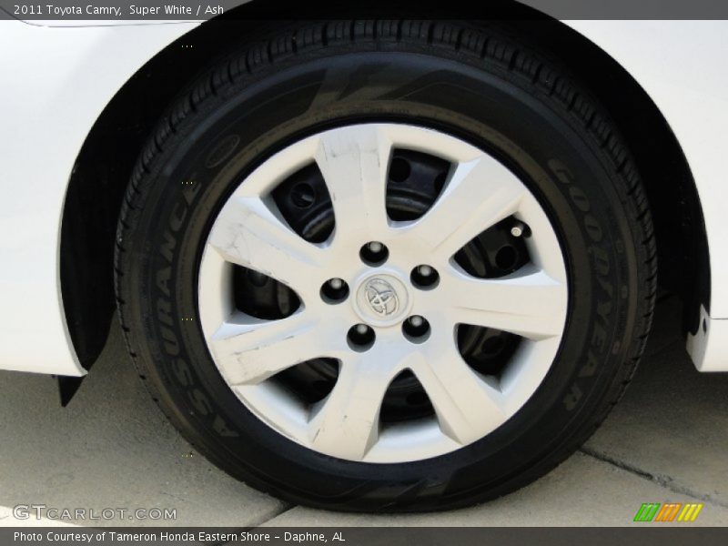 Super White / Ash 2011 Toyota Camry