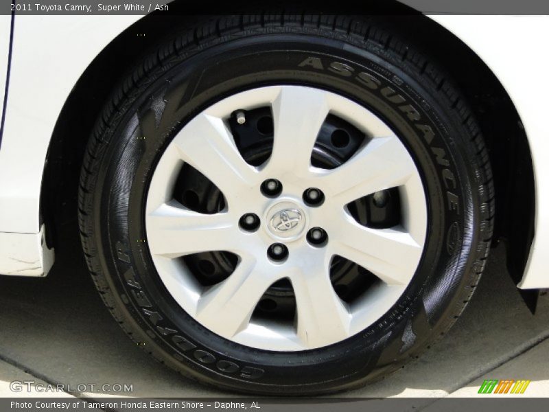 Super White / Ash 2011 Toyota Camry