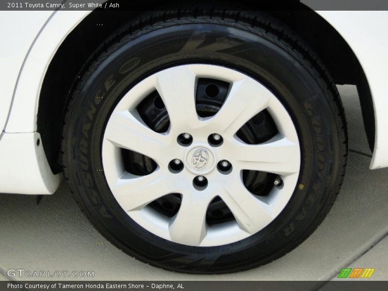 Super White / Ash 2011 Toyota Camry
