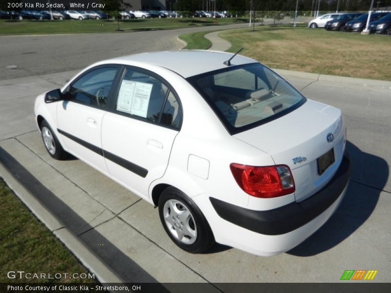 White / Gray 2006 Kia Rio Sedan