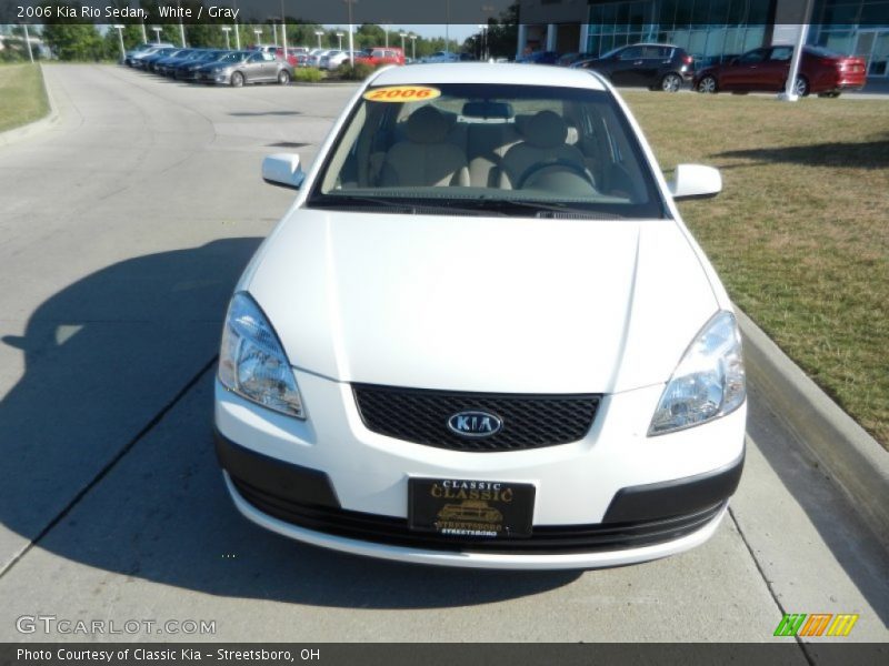 White / Gray 2006 Kia Rio Sedan