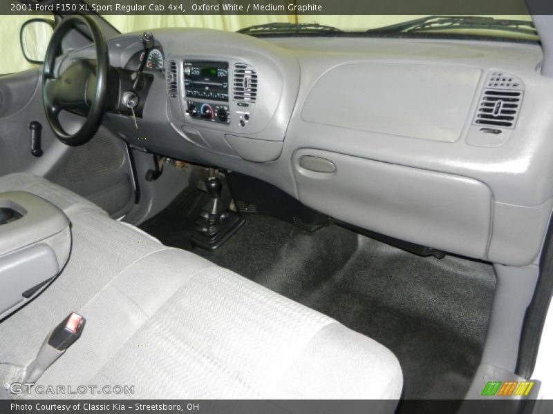 Dashboard of 2001 F150 XL Sport Regular Cab 4x4