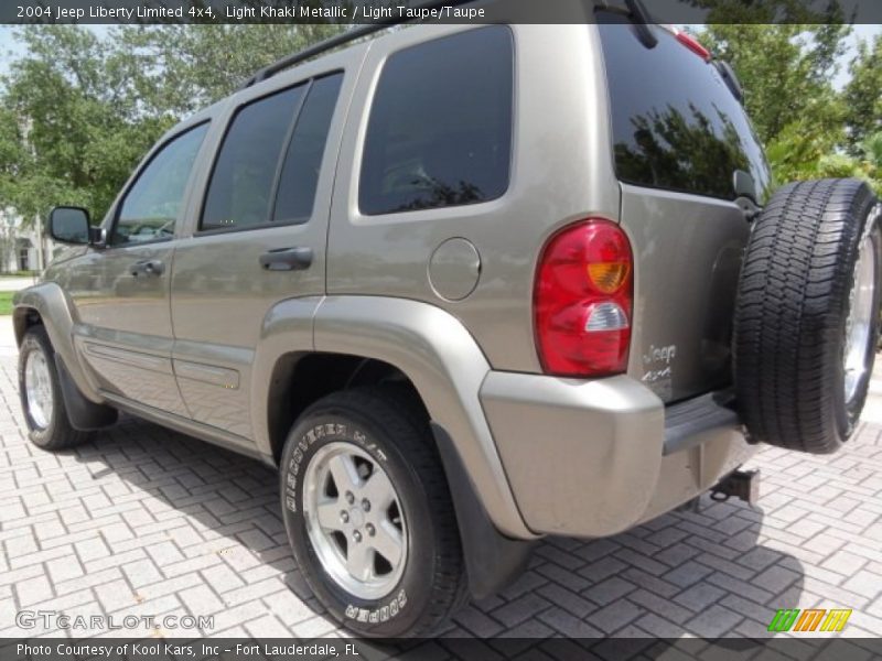 Light Khaki Metallic / Light Taupe/Taupe 2004 Jeep Liberty Limited 4x4