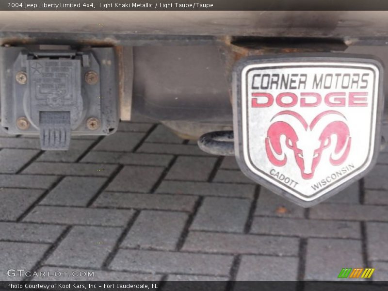 Light Khaki Metallic / Light Taupe/Taupe 2004 Jeep Liberty Limited 4x4