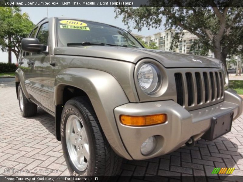 Light Khaki Metallic / Light Taupe/Taupe 2004 Jeep Liberty Limited 4x4