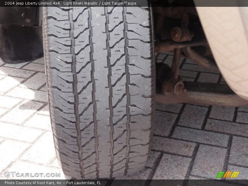Light Khaki Metallic / Light Taupe/Taupe 2004 Jeep Liberty Limited 4x4