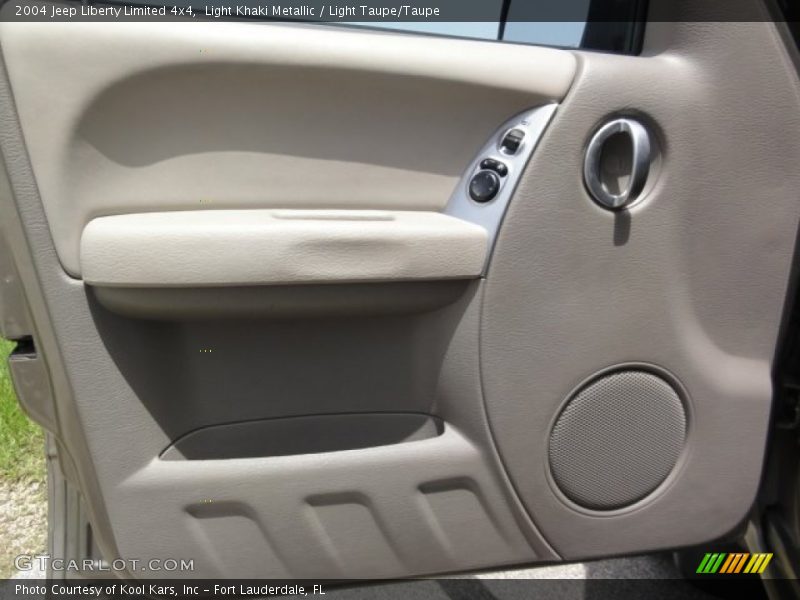 Light Khaki Metallic / Light Taupe/Taupe 2004 Jeep Liberty Limited 4x4