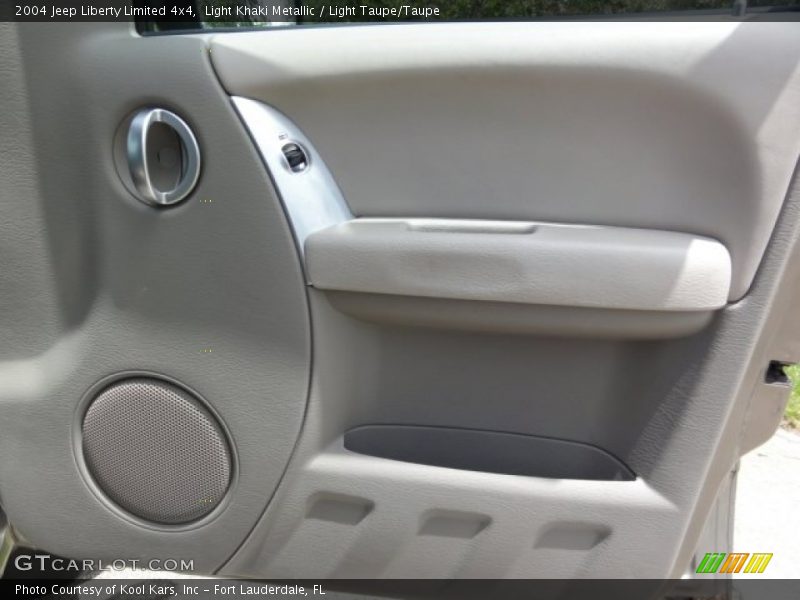 Light Khaki Metallic / Light Taupe/Taupe 2004 Jeep Liberty Limited 4x4