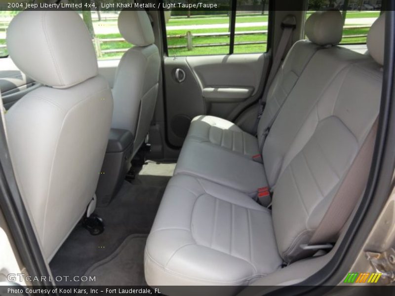 Light Khaki Metallic / Light Taupe/Taupe 2004 Jeep Liberty Limited 4x4